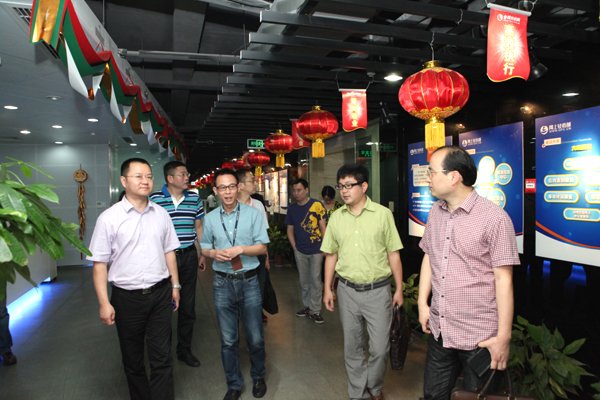 桐乡市商务局局长金声扬来我司考察