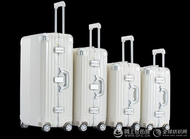 出门旅游缺个行李箱，双11买拉杆箱该怎样选择呢？