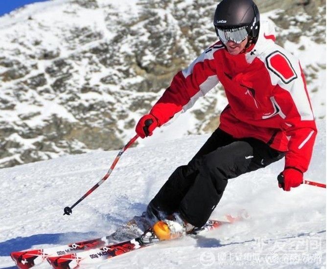 如何选择好的滑雪服?什么牌子的滑雪服好?
