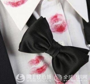 红色衣服染上黑色怎么洗掉