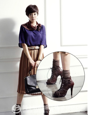 全球纺织网 短靴怎么搭配?短靴配棉袜时髦指数