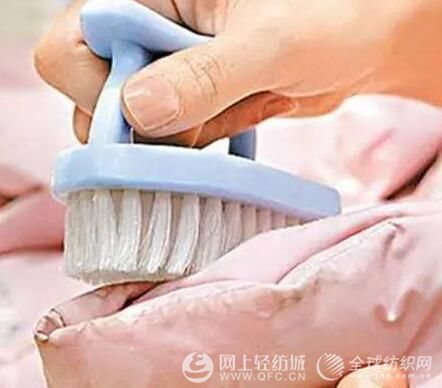 羽绒服多久洗一次好 羽绒服可以经常洗吗