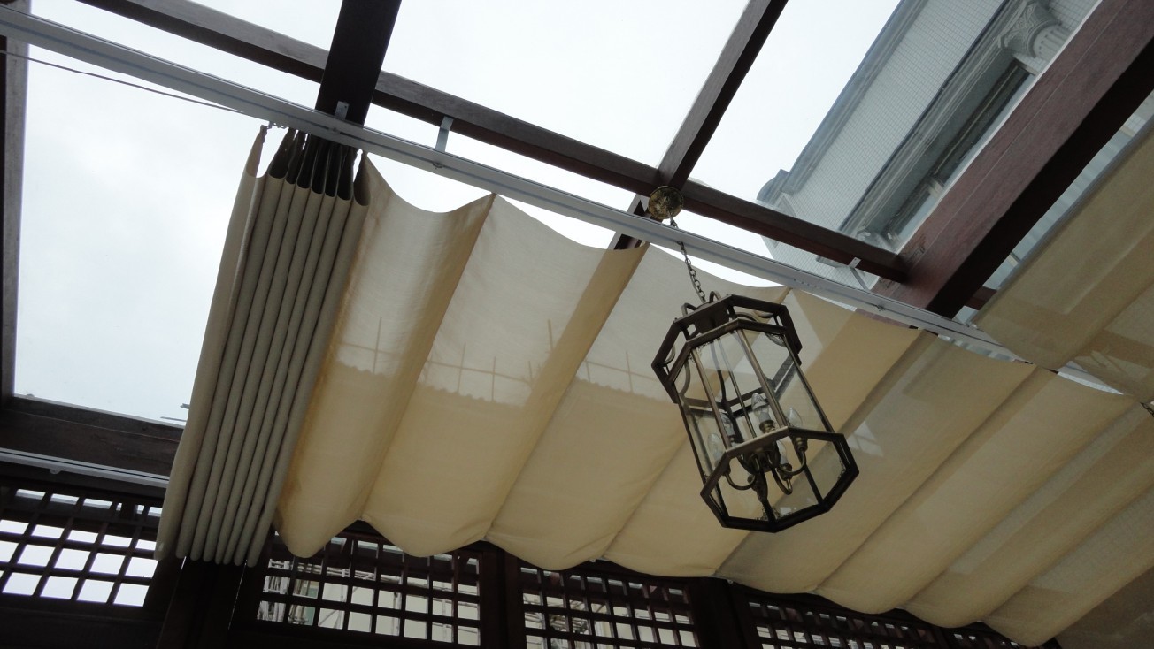 批发销售 折叠式天棚蜂巢帘 阳光房手电动顶帘隔热遮阳抗紫外线